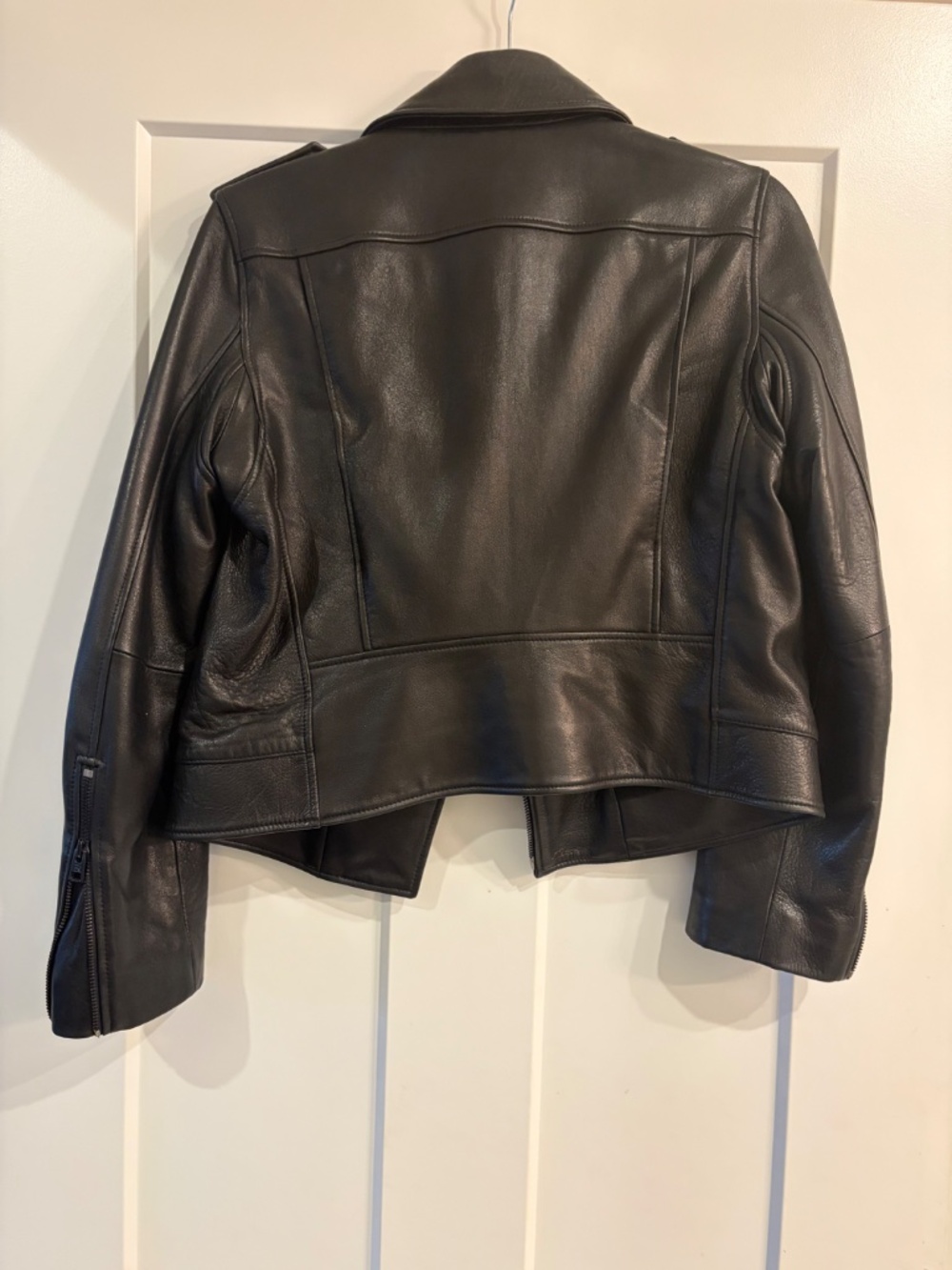 Cropped leather jacket - Picture 7 of 8